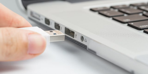 Fastest USB Flash Drive Benchmark Test 2024